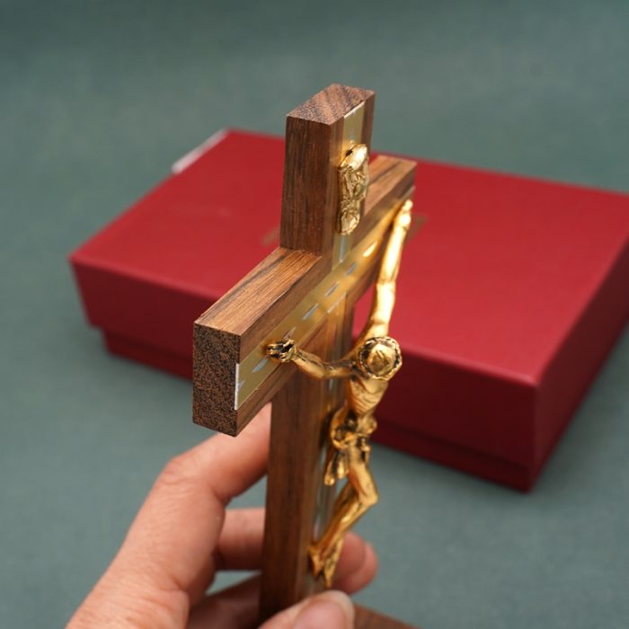 十字架-基督-胡桃木金色圣尸摆台-18x9cm Catholic religious art
