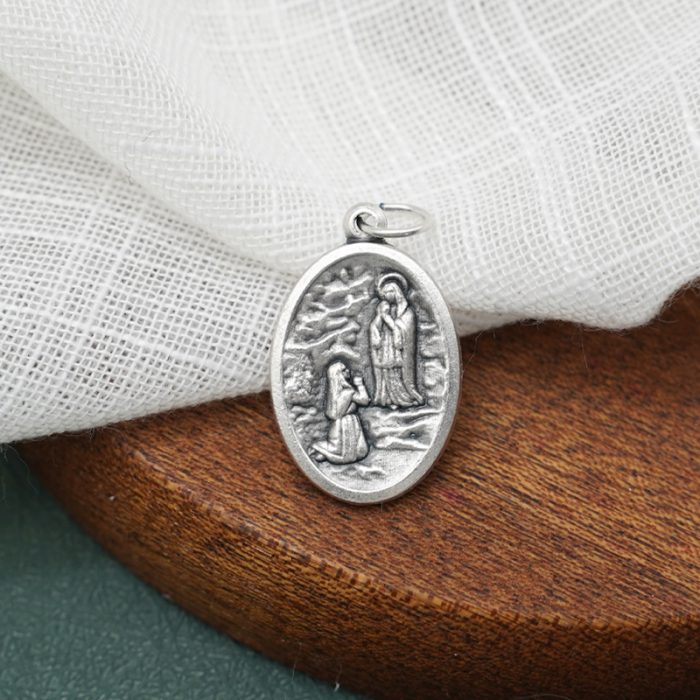 DIY小吊牌-露德显现+伯尔纳德-锌合金-镀银-2.2cm Catholic religious art