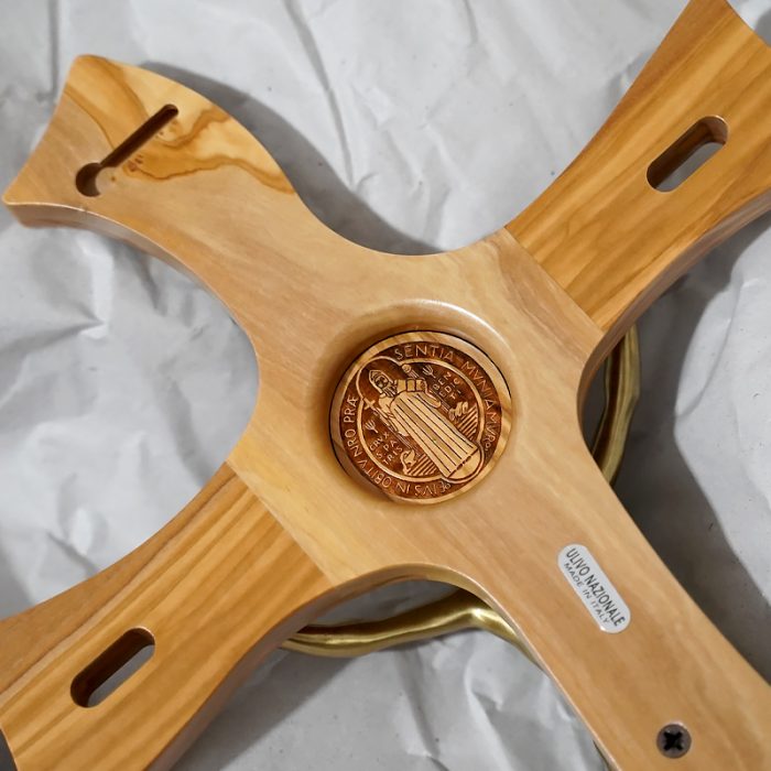 十字架-圣本笃-橄榄木抽象化设计树脂圣尸-48x28cm Catholic religious art