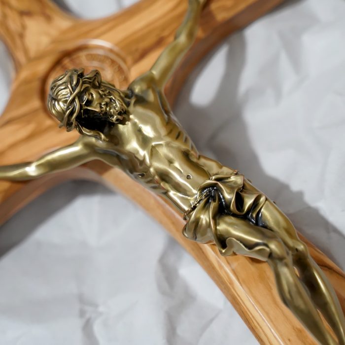 十字架-圣本笃-橄榄木抽象化设计树脂圣尸-48x28cm Catholic religious art