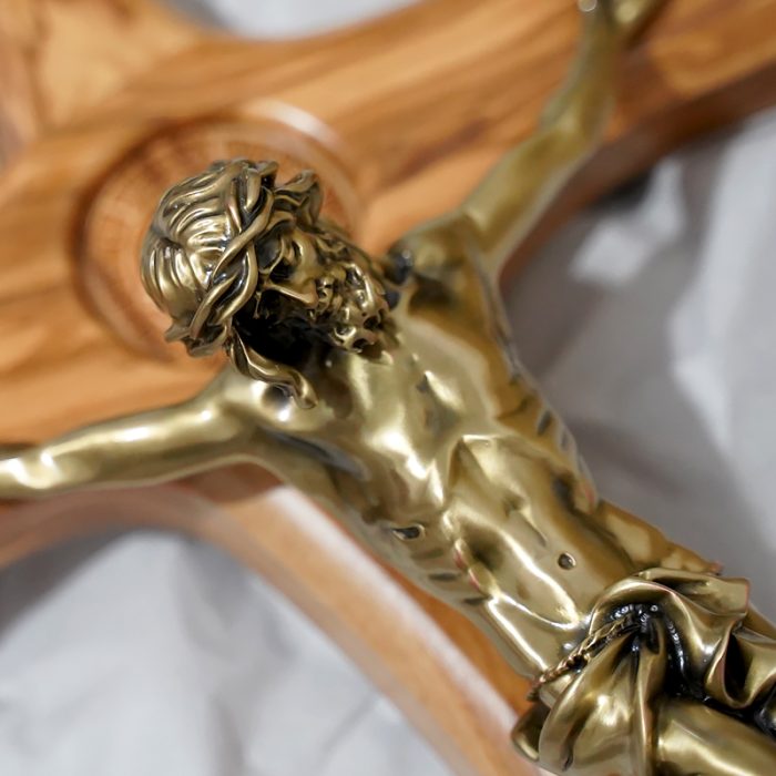 十字架-圣本笃-橄榄木抽象化设计树脂圣尸-48x28cm Catholic religious art