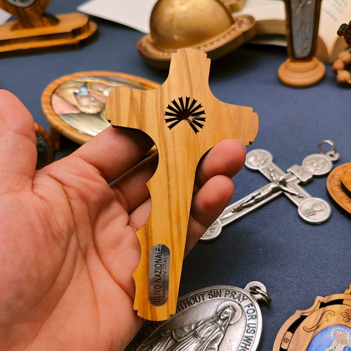 十字架-橄榄木手形带合金圣尸带包装盒-12x6.7cm Catholic religious art