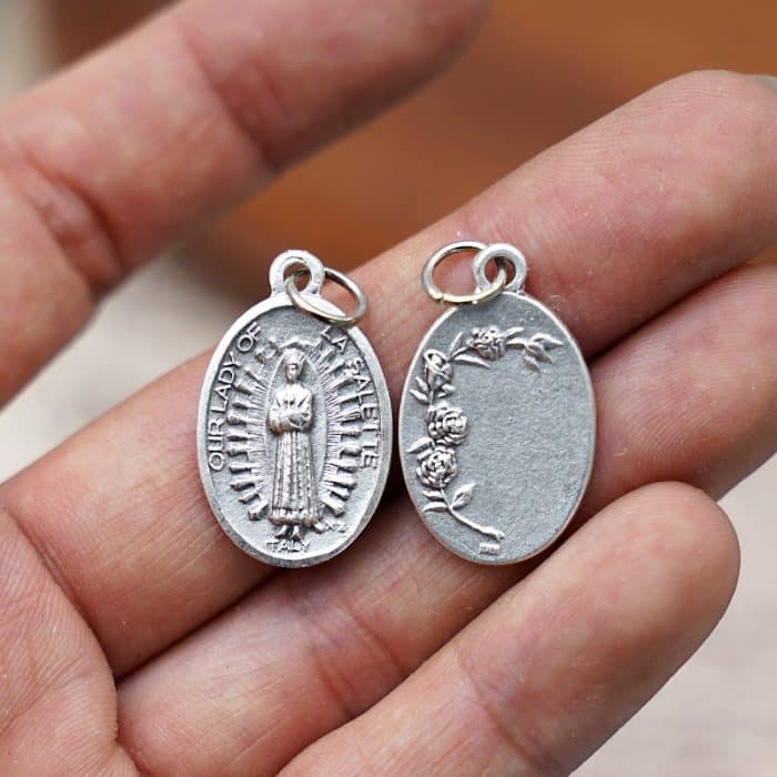 DIY小吊牌-拉沙乐特圣母+玫瑰花-锌合金-2.2cm Catholic religious art