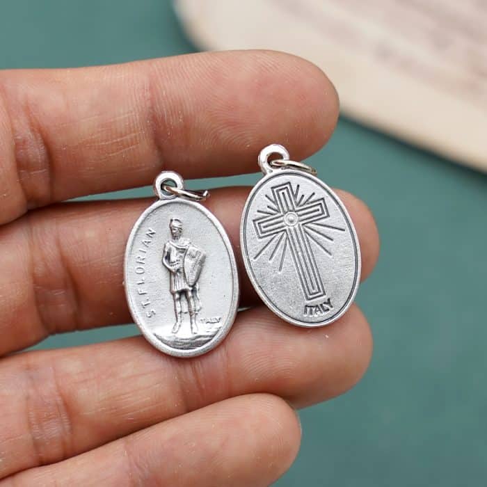 DIY小吊牌-圣弗洛里安+十字架-锌合金-镀银-2.2cm Catholic religious art