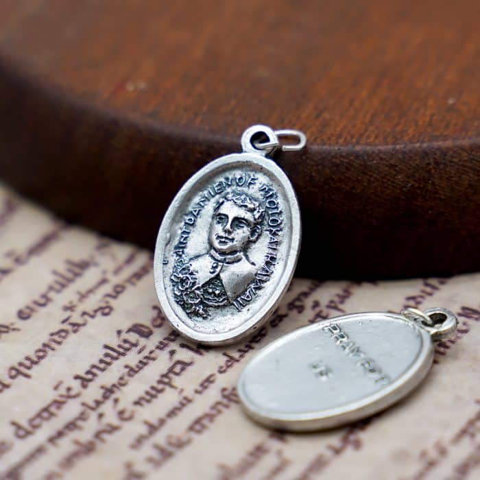 DIY小吊牌-达米盎神父(痳疯患者主保)-锌合金-2.2cm Catholic religious art