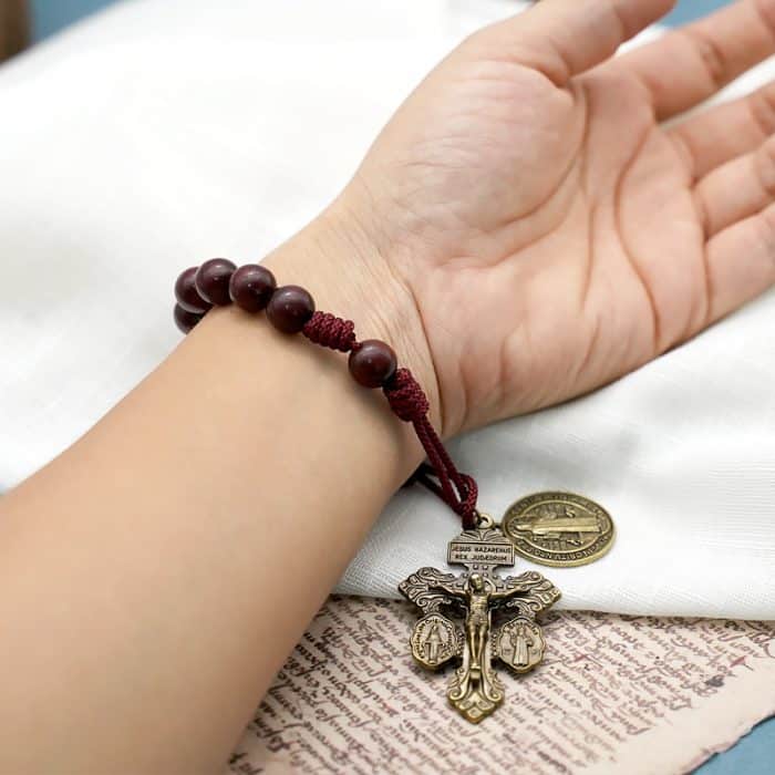 绳编手链-本笃-紫檀木-铜色-10mm珠径 Catholic religious art