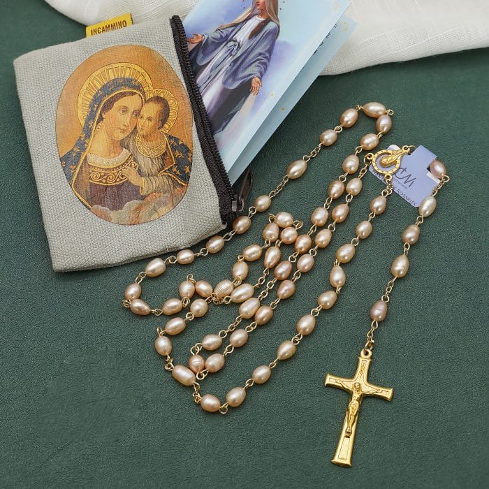 6毫米天然粉色椭圆珍珠玫瑰念珠 - 金色中心挂件与苦像 Catholic religious art