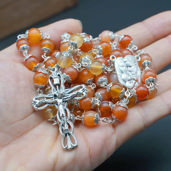 8毫米天然玛瑙玫瑰念珠 - 圣母与圣婴中心挂件 Catholic religious art