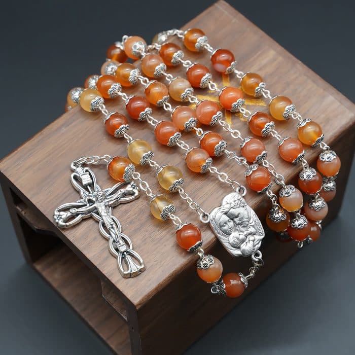 8毫米天然玛瑙玫瑰念珠 - 圣母与圣婴中心挂件 Catholic religious art