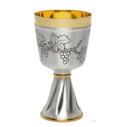 錾刻圣爵 - 杯直径9厘米，高16.5厘米