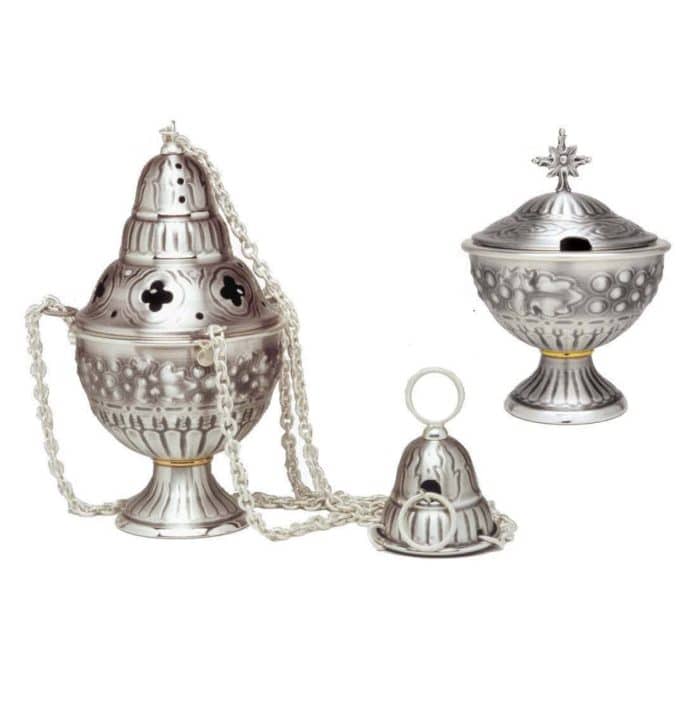 带雕刻船型的香炉 Catholic religious art