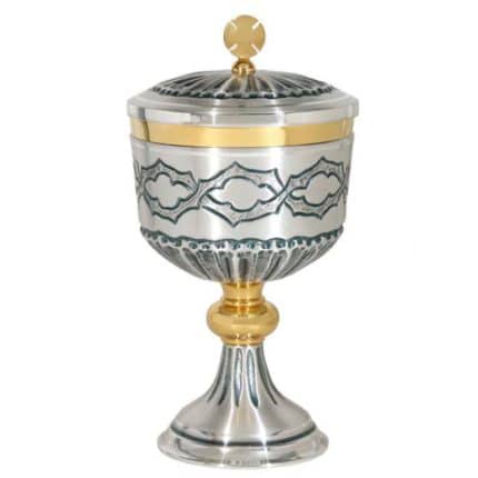 雕刻金属圣体盒，杯直径13厘米，高24.5厘米