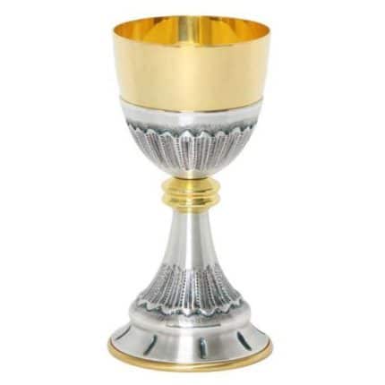 錾刻金属圣爵，杯直径10厘米，高21厘米