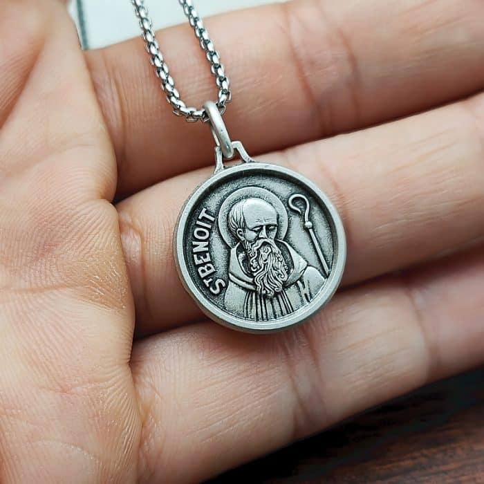 法国银圣牌- 圣本笃半身像 - 925银 - 1.8cm Catholic religious art