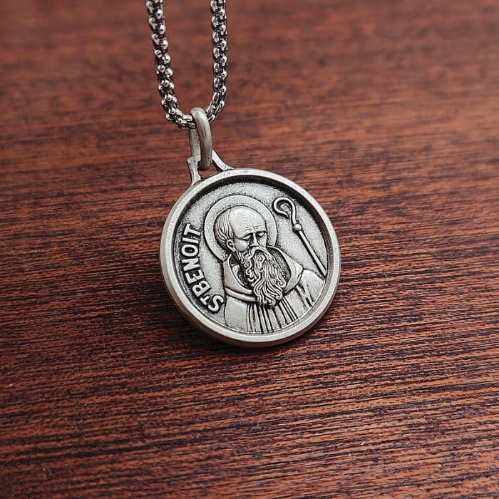 法国银圣牌- 圣本笃半身像 - 925银 - 1.8cm Catholic religious art