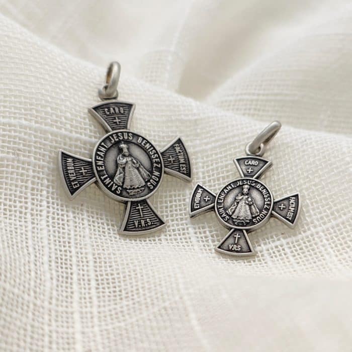 法国银圣牌-项链十字架-布拉格圣婴-925银-2cm（送60cm钛钢链） Catholic religious art