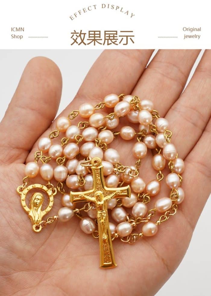 6毫米天然粉色椭圆珍珠玫瑰念珠 - 金色中心挂件与苦像 Catholic religious art