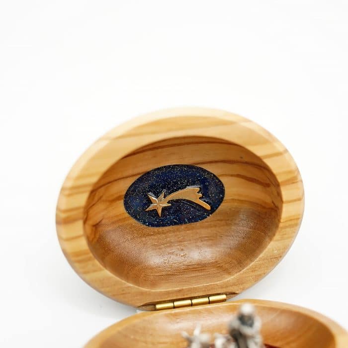 马槽-椭圆盒-橄榄木-珐琅处理背景-金属组-7.5x7cm Catholic religious art