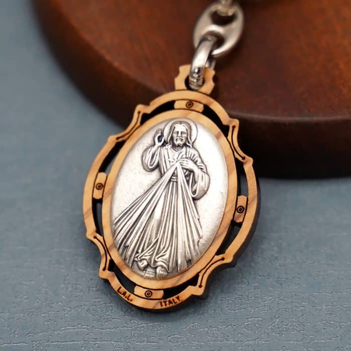 钥匙扣-上主慈悲-橄榄-镂空-带镀银合金圣牌-4.3x3.3cm Catholic religious art