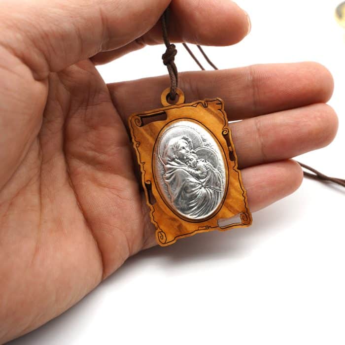 费鲁奇圣母-橄榄木-带合金牌-带挂绳-4.5cm Catholic religious art