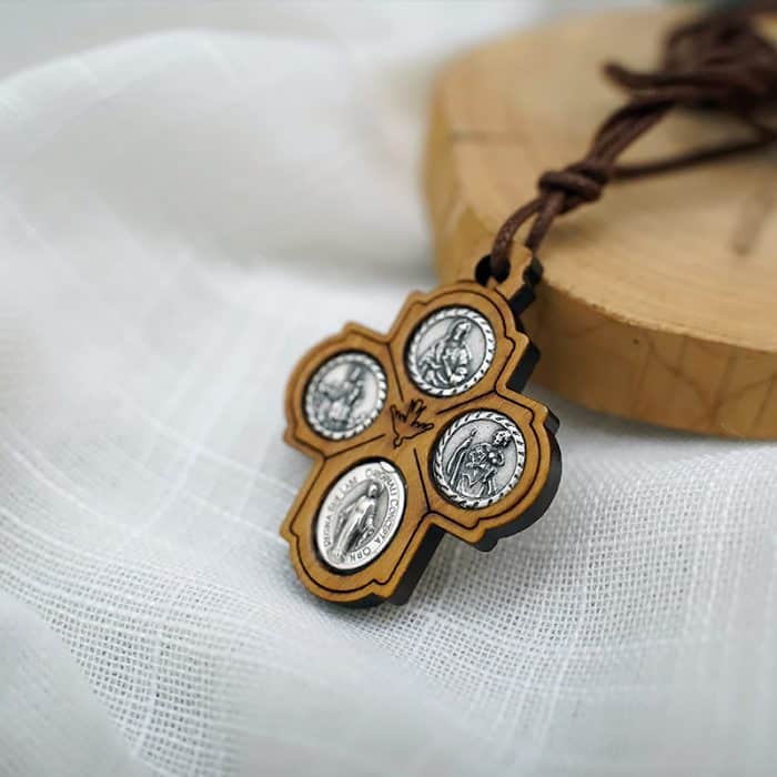 十字架-橄榄木合金-圣衣圣母-带挂绳带包装袋-3.7x3.3cm Catholic religious art