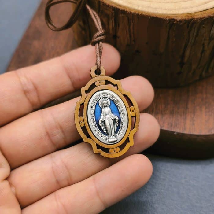 圣牌-橄榄木-镂空-镀银合金-珐琅处理-3.3x2.6cm Catholic religious art