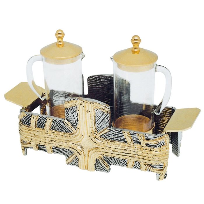 带金色十字架的酒水壶 Catholic religious art