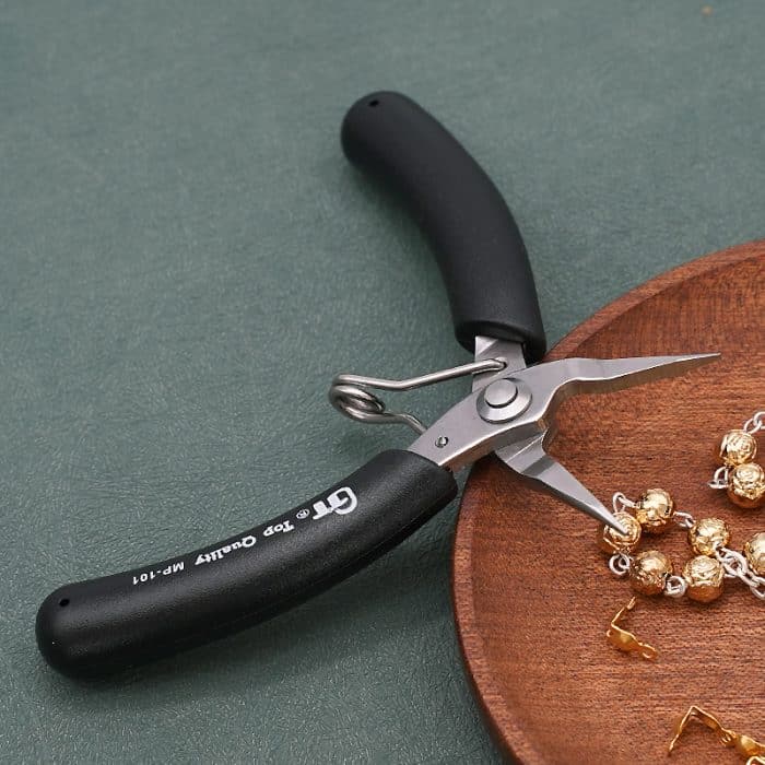 尖嘴钳子 Catholic religious art