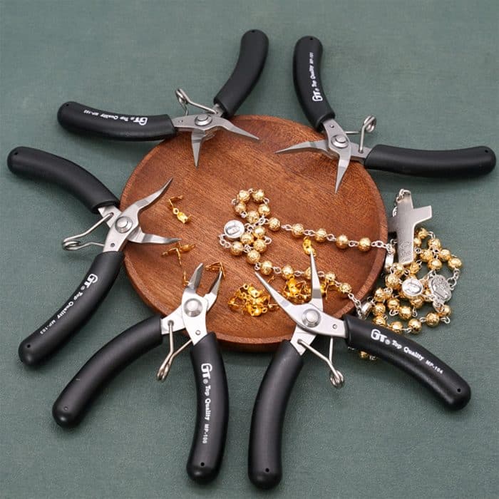 扁嘴钳子 Catholic religious art