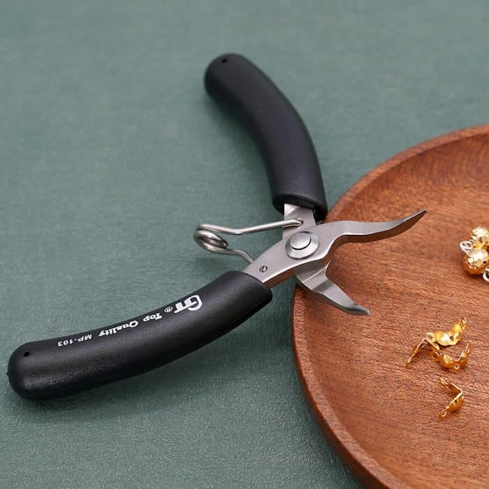 弯嘴钳子 Catholic religious art