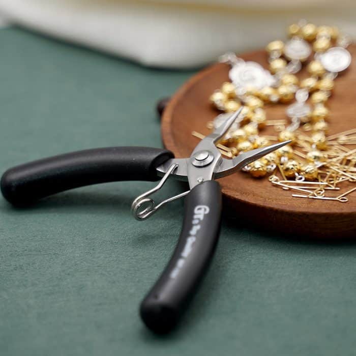 圆嘴钳子 Catholic religious art