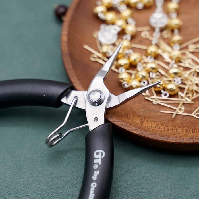 圆嘴钳子 Catholic religious art