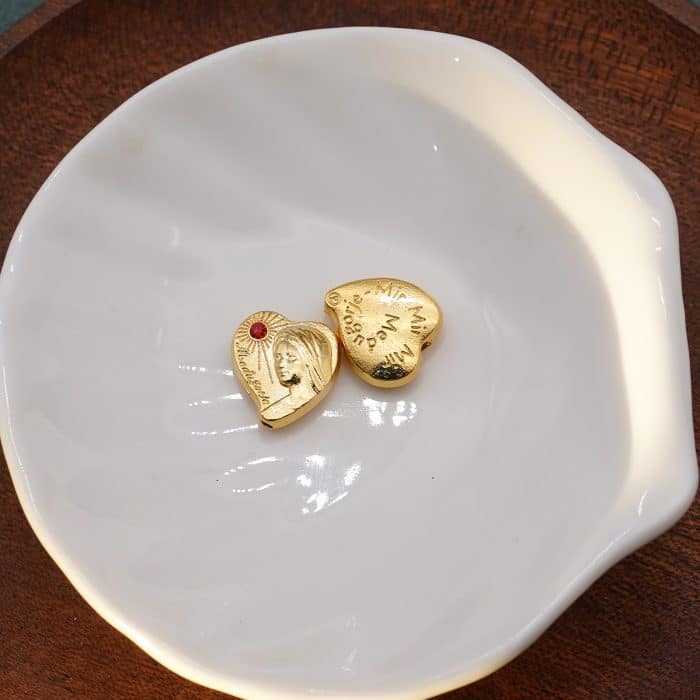 DIY珠子-默主哥耶桃心金色红钻-锌合金-13mm Catholic religious art