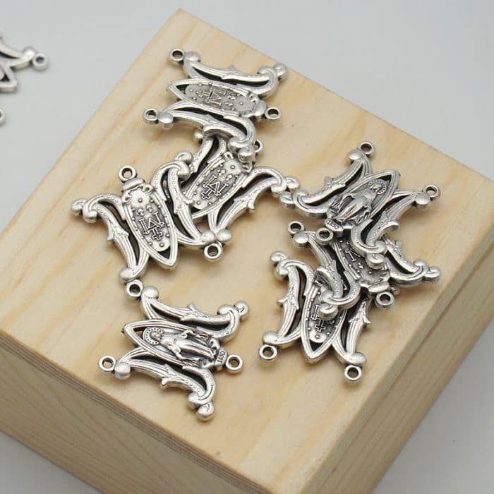 DIY三通-圣母显灵-蝴蝶外形-锌合金-2.0cm Catholic religious art