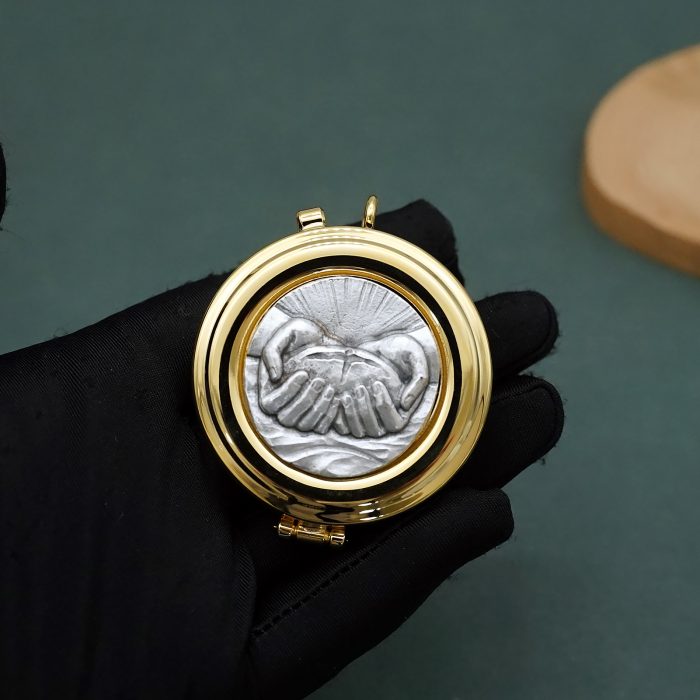 【现货】便携圣体盒- 双手图案-直径5cm Catholic religious art