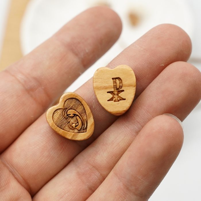 DIY三通-橄榄木-圣母抱耶稣-桃心-1.5cm Catholic religious art