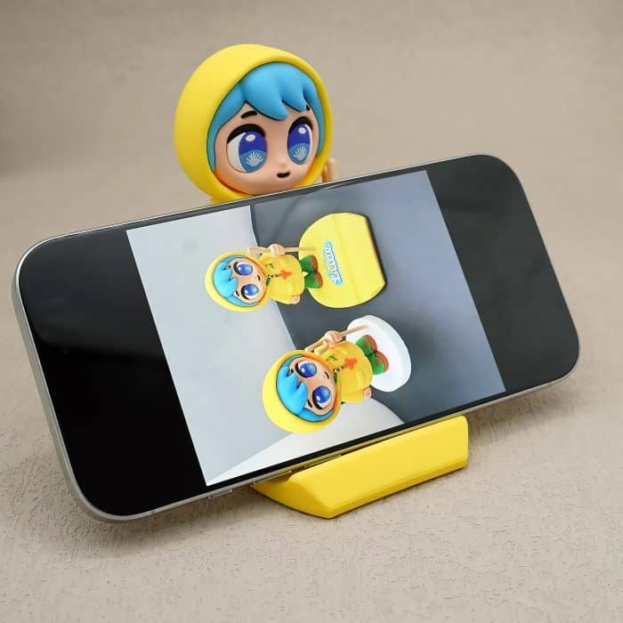 摆台-2025禧年-硅胶黄底手机支架-黄衣蓝发吉祥物-10cm Catholic religious art