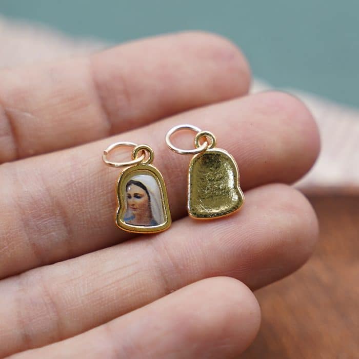 DIY小吊牌-默主哥耶梅久戈耶-锌合金-金色-1cm Catholic religious art