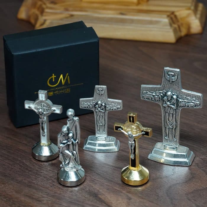 圣家车摆-带底座-6.4cm Catholic religious art