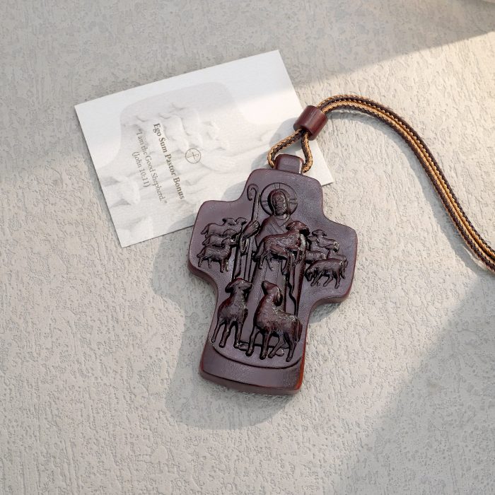 项链十字架-耶稣善牧-紫檀（带绳）-7x5cm送收纳包 Catholic religious art