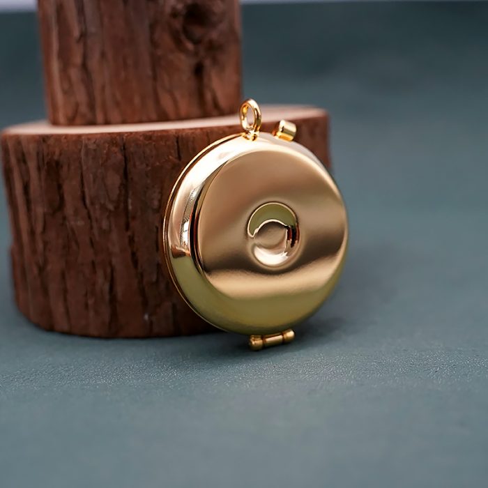 【现货】便携圣体盒-珐琅双手与面包-直径5cm Catholic religious art