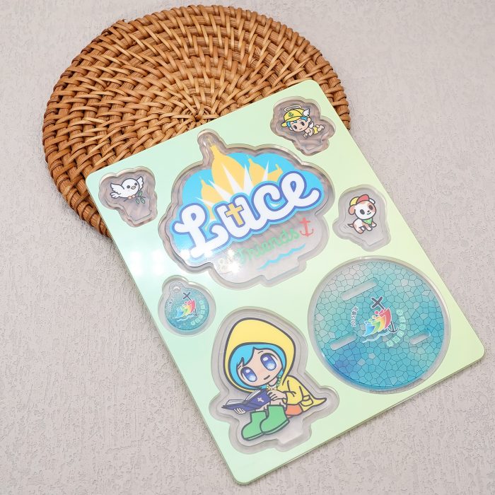 摆台-2025禧年-亚克力-黄衣看书吉祥物-14cm Catholic religious art