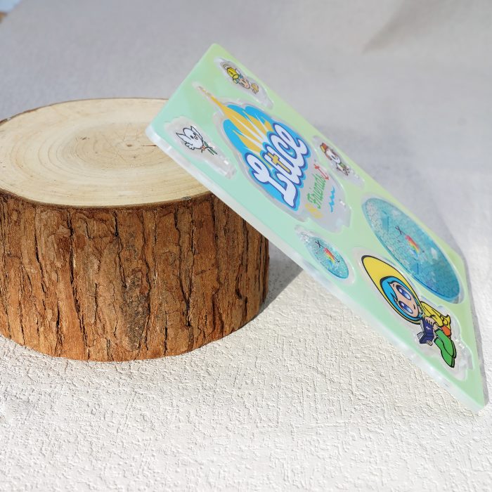 摆台-2025禧年-亚克力-黄衣看书吉祥物-14cm Catholic religious art