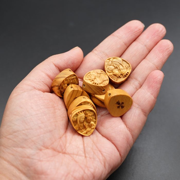 DIY三通-圣母抱婴孩-橄榄木-2.0x1.8cm Catholic religious art