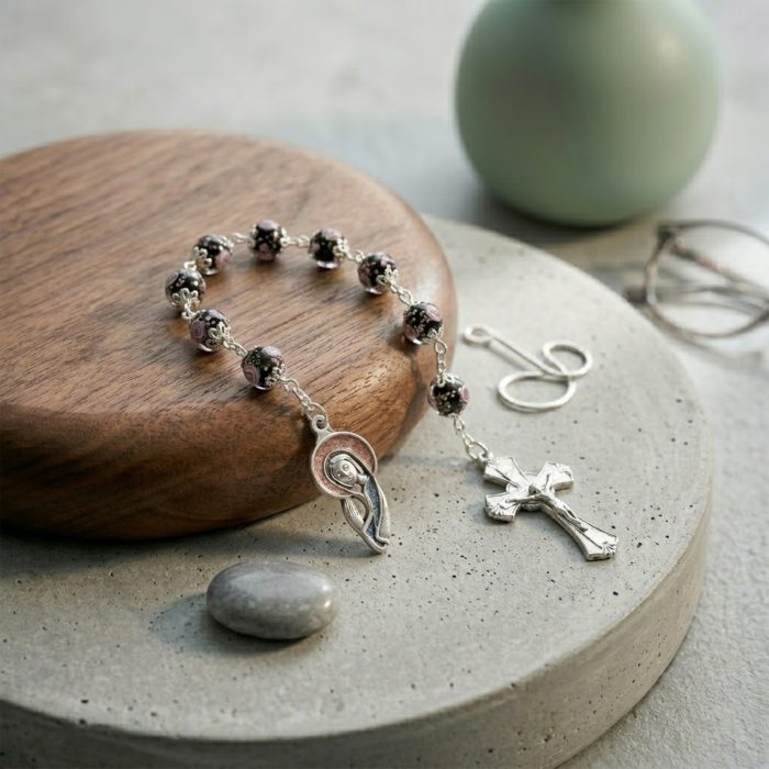 9-Bead Chaplet - Our Lady (Praying Hands) - Enamel Pendant - Black Glass Beads - 10mm Catholic religious art